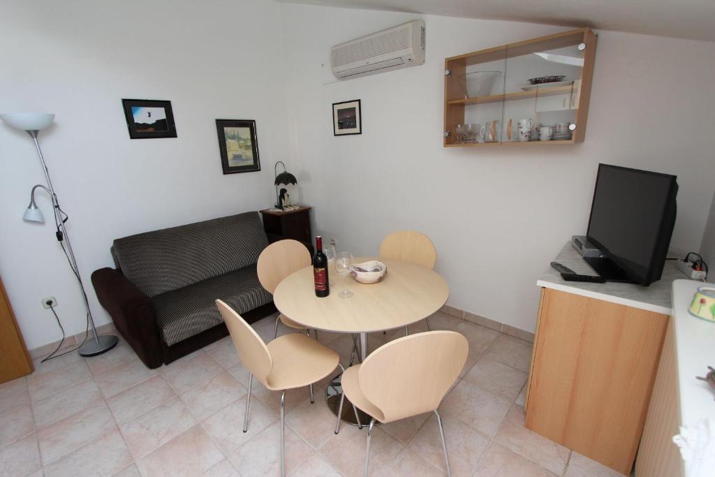 Apartments Milena روفينج الغرفة الصورة